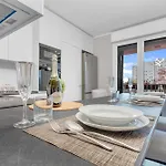 San15 - Elegant With View - Apartmán *