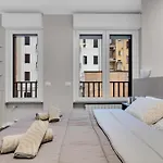 San15 - Elegant With View - Apartmán *